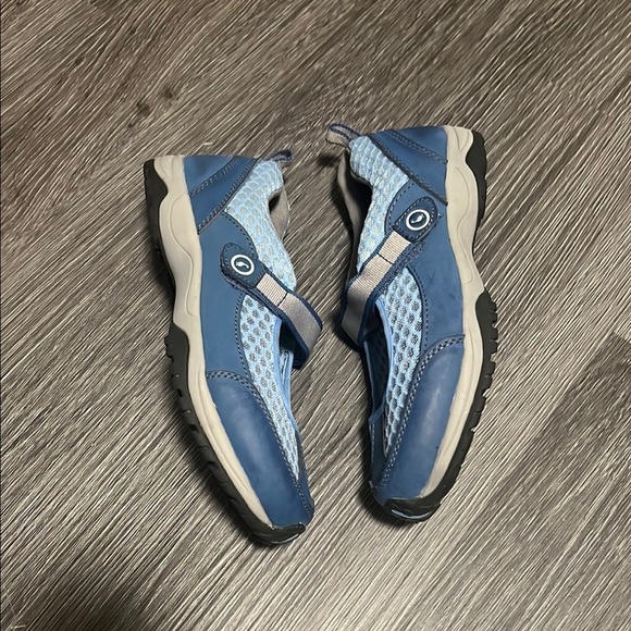 Sporto Blue Sneakers with Gingham Pattern and Velcro Strap - Picture 5 of 9